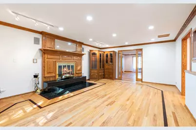 28 Cambridge Drive, Oak Brook, IL 60523 - Photo 4