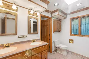 28 Cambridge Dr, Oak Brook, IL 60523 - Photo 18