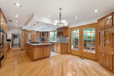28 Cambridge Drive, Oak Brook, IL 60523 - Photo 8