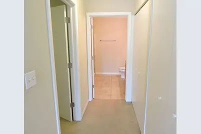 8255 Skokie Boulevard #404, Skokie, IL 60077 - Photo 6