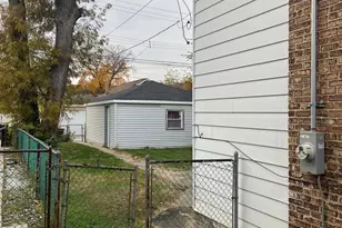 8416 S Euclid Ave, Chicago, IL 60617 - Photo 16