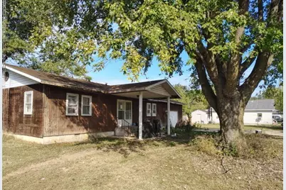 220 S Marion Street, Centralia, IL 62801 - Photo 2