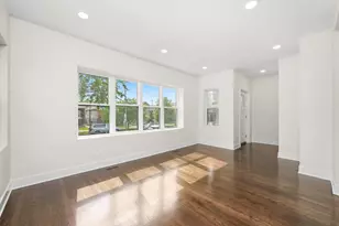 2822 N Keating Ave, Chicago, IL 60641 - Photo 4