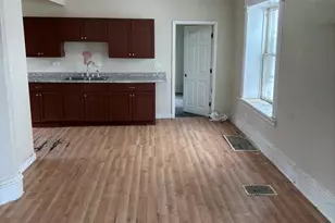 411 Leach Ave, Joliet, IL 60432 - Photo 2