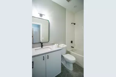 4706 S Saint Lawrence Avenue #2E, Chicago, IL 60615 - Photo 10