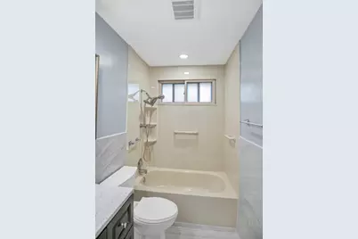 7031 Glenwood Lane, Hanover Park, IL 60133 - Photo 22