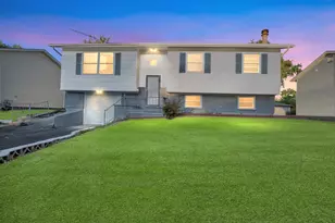 7031 Glenwood Ln, Hanover Park, IL 60133 - Photo 1