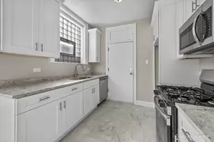 835 E 49th St, Chicago, IL 60615 - Photo 8