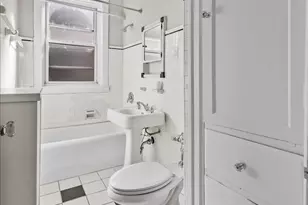 835 E 49th St, Chicago, IL 60615 - Photo 12