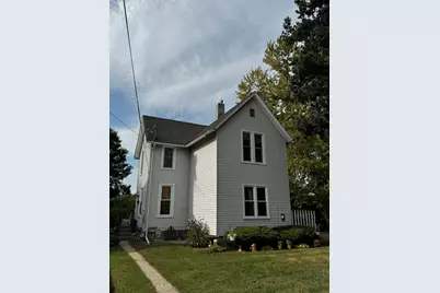 40 S Walkup Avenue, Crystal Lake, IL 60014 - Photo 2