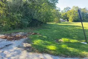 14717 E Riverside Dr, South Holland, IL 60473 - Photo 4