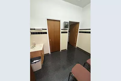 391 E Kensington Avenue, Chicago, IL 60628 - Photo 6