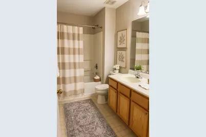 1256 N Split Oak Circle, Round Lake Beach, IL 60073 - Photo 8