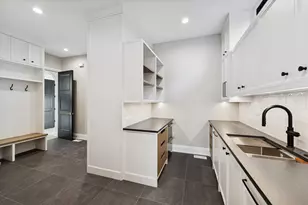 147 N Myrtle Ave, Elmhurst, IL 60126 - Photo 10