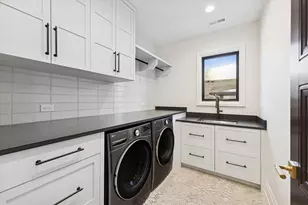 147 N Myrtle Ave, Elmhurst, IL 60126 - Photo 30