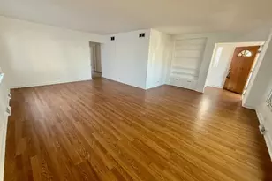 2723 W 98th St, Evergreen Park, IL 60805 - Photo 2