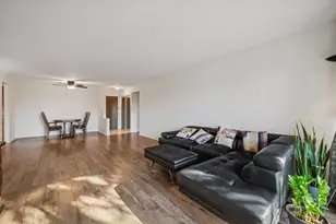 2050 Valencia Dr, Northbrook, IL 60062 - Photo 14