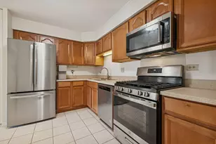 2050 Valencia Dr, Northbrook, IL 60062 - Photo 6
