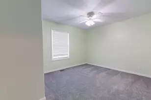 1913 E Newport Dr, Urbana, IL 61802 - Photo 10