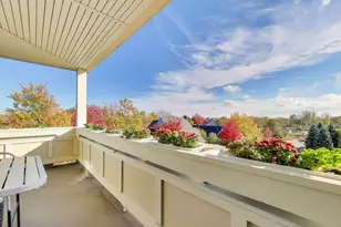 977 Harris Rd, Grayslake, IL 60030 - Photo 18