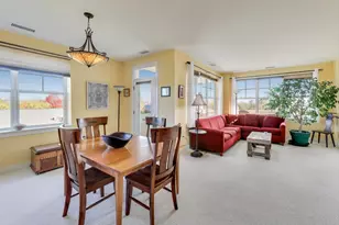 977 Harris Rd, Grayslake, IL 60030 - Photo 4