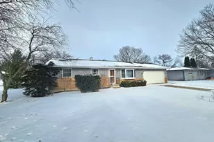 1114 Jasper Dr, McHenry, IL 60051 - Photo 1