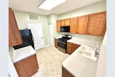 21253 Legion Lake Court, Crest Hill, IL 60403 - Photo 14