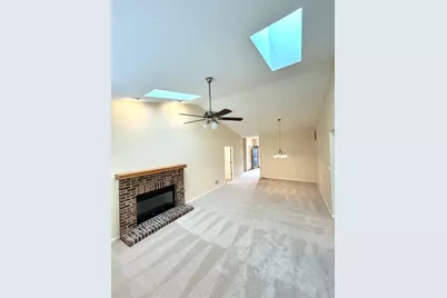 21253 Legion Lake Court, Crest Hill, IL 60403 - Photo 4