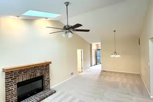 21253 Legion Lake Ct, Crest Hill, IL 60403 - Photo 4