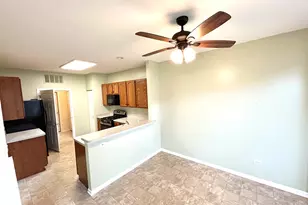 21253 Legion Lake Ct, Crest Hill, IL 60403 - Photo 12