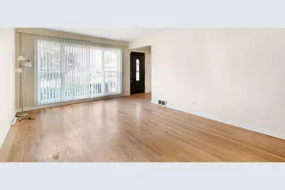 8646 S University Avenue, Chicago, IL 60619 - Photo 4