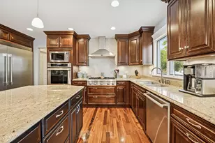 2306 Hanscom Ct, Schaumburg, IL 60193 - Photo 4