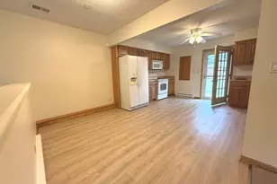 532 West St, Lockport, IL 60441 - Photo 4