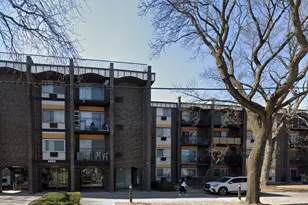 6800 N California Ave, Chicago, IL 60645 - Photo 1