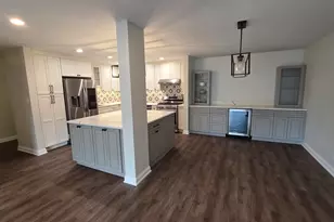 6800 N California Ave, Chicago, IL 60645 - Photo 2