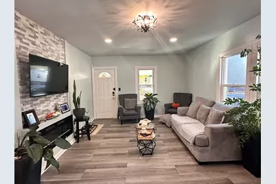 131 N Kendall Street, Aurora, IL 60505 - Photo 4