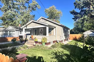 131 N Kendall St, Aurora, IL 60505 - Photo 2