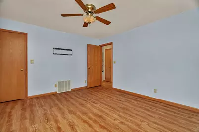 225 Fossil Cove Lane, Wilmington, IL 60481 - Photo 12