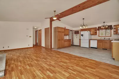 225 Fossil Cove Lane, Wilmington, IL 60481 - Photo 6