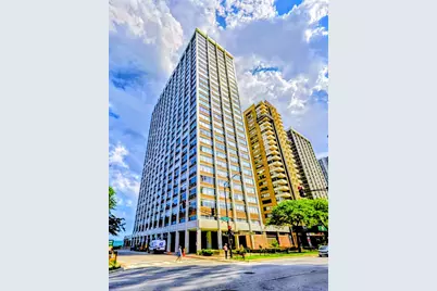 6171 N Sheridan Road #402, Chicago, IL 60660 - Photo 1