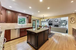 2098 Fall Brook Dr, Naperville, IL 60565 - Photo 8