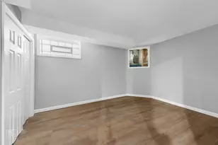 9134 S Marquette Ave, Chicago, IL 60617 - Photo 16