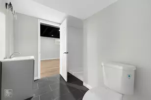 9134 S Marquette Ave, Chicago, IL 60617 - Photo 12