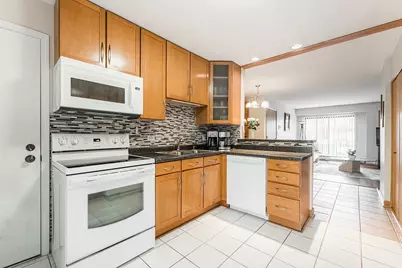 186 Dunteman Drive #301, Glendale Heights, IL 60139 - Photo 8