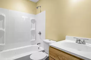 422 Sherman St, Joliet, IL 60433 - Photo 20