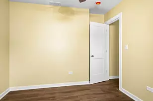 422 Sherman St, Joliet, IL 60433 - Photo 16