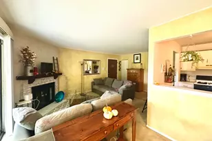 22 Waterbury Ln, Schaumburg, IL 60193 - Photo 6