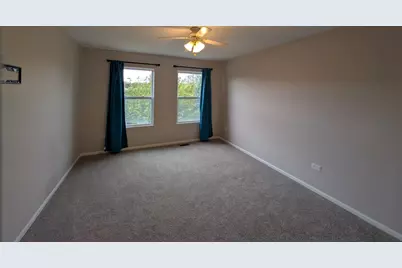 671 Fieldcrest Drive, South Elgin, IL 60177 - Photo 8