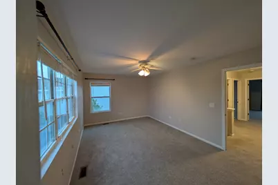 671 Fieldcrest Drive, South Elgin, IL 60177 - Photo 16