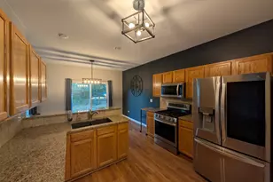 671 Fieldcrest Dr, South Elgin, IL 60177 - Photo 4